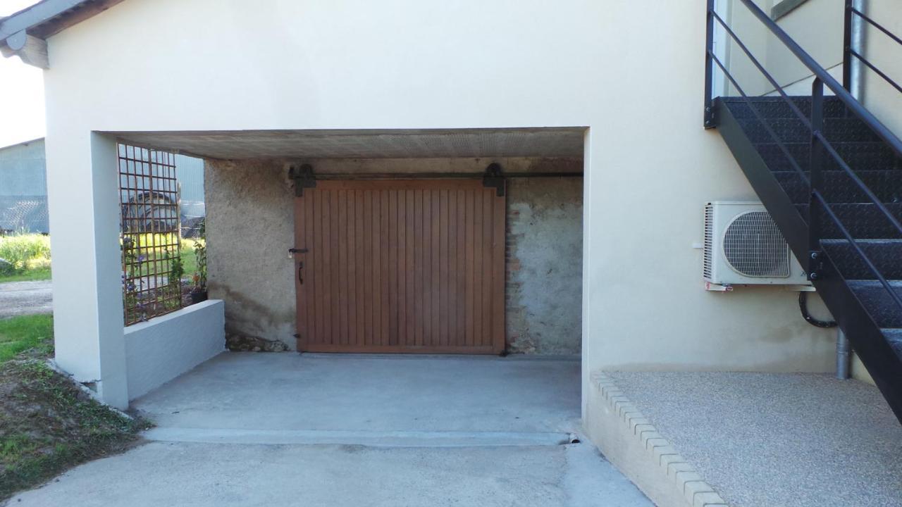 Chambre D'Hotes Mansardee Saint-Ouen-les-Vignes Buitenkant foto